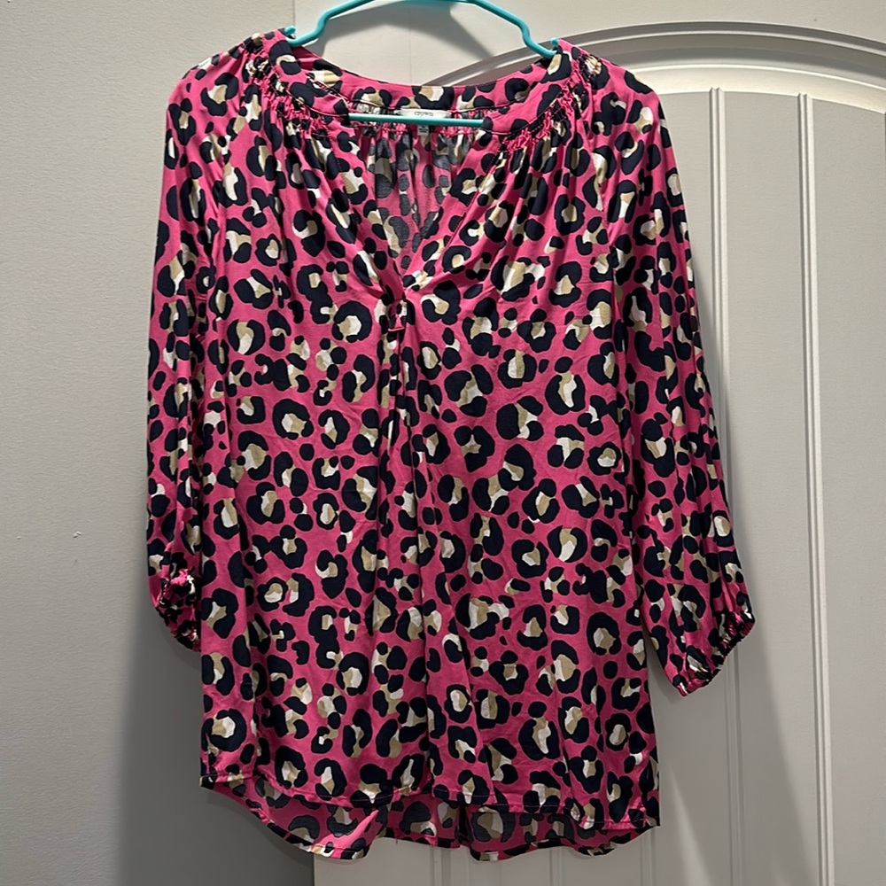 Crown & Ivy size M top